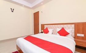 Oyo 81182 Ola Rooms